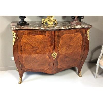 Attribuée à Joubert - Exceptionnelle Commode Galbée à Portes - Epoque Louis XV