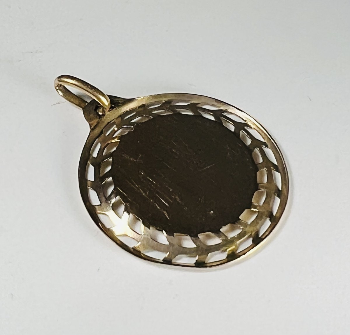 Gold Medal With Openwork Border-photo-4