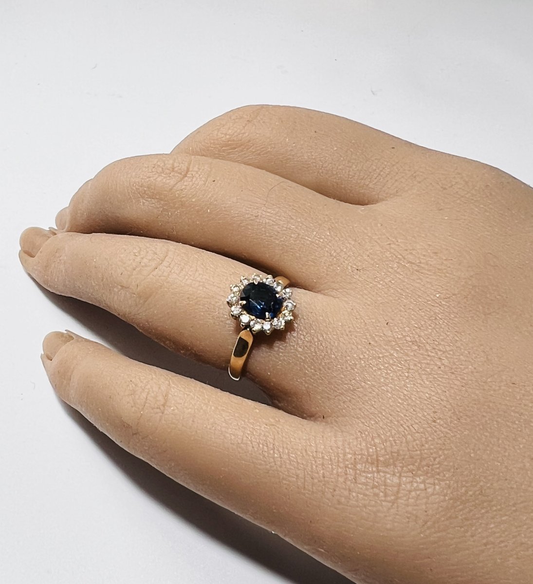 Gold-set Sapphire Daisy Ring-photo-3