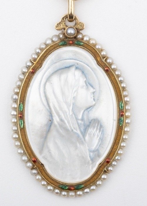 Large Mother-of-pearl Medallion With A Gold Setting And Pearls