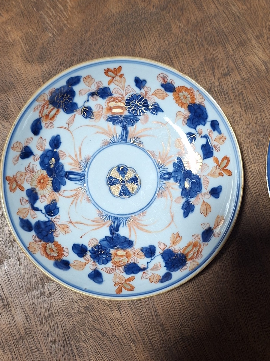 Deux assiettes chinoises, style Imari, époque Kangxi, XVIIe-XVIIIe siècles-photo-1