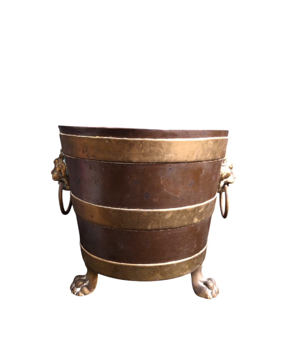 Cache-pot antique en bronze avec cuivre