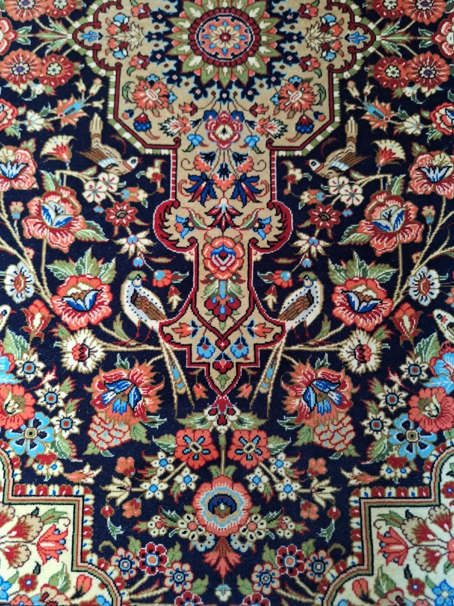 Tapis iranien vintage fait main Ghoum-photo-1