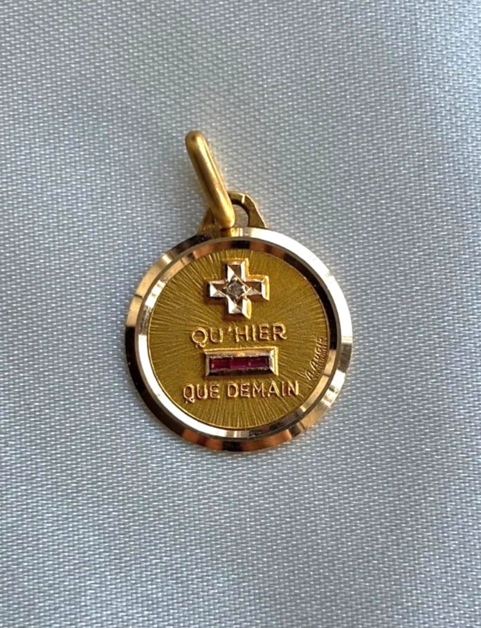 Vintage Gold Pendant "qu'hier Que Demain", 18 Carat Gold