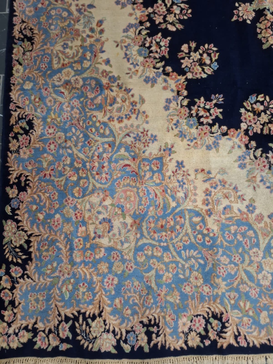 Handmade Persian Rug Kerman, Iran-photo-4