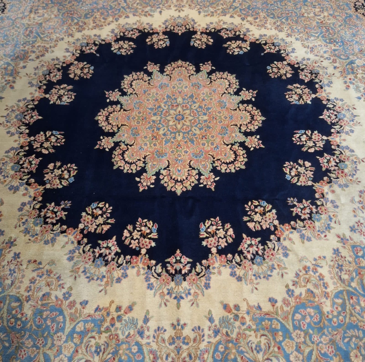 Handmade Persian Rug Kerman, Iran-photo-4