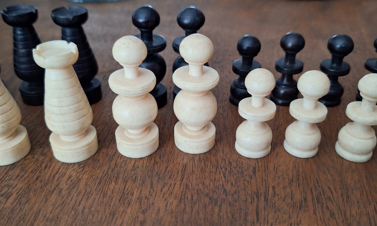 Antique Ivory Chess Figures-photo-2