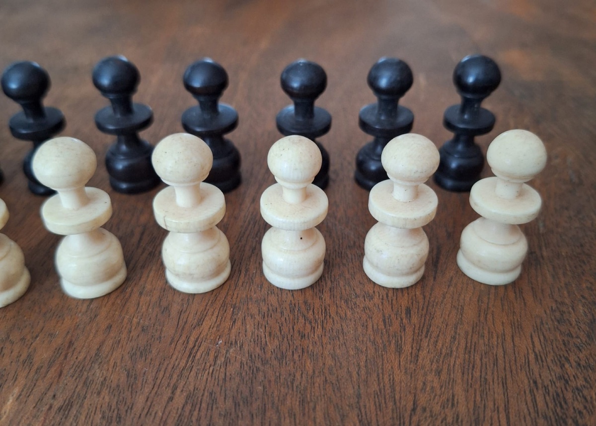 Antique Ivory Chess Figures-photo-3