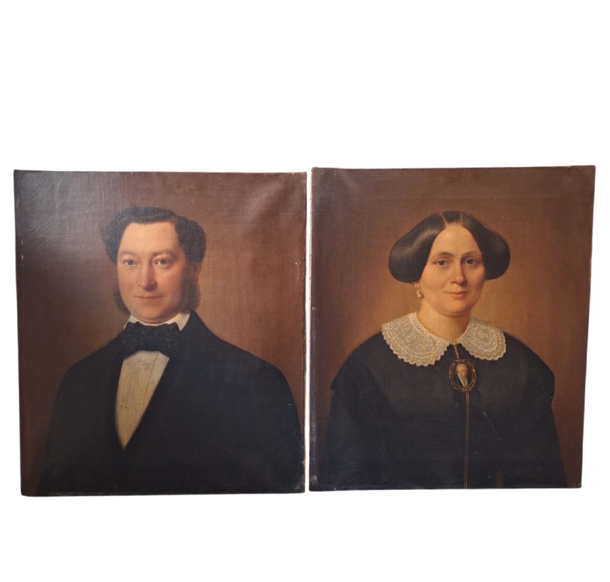  A Pair Of Antique Portraits