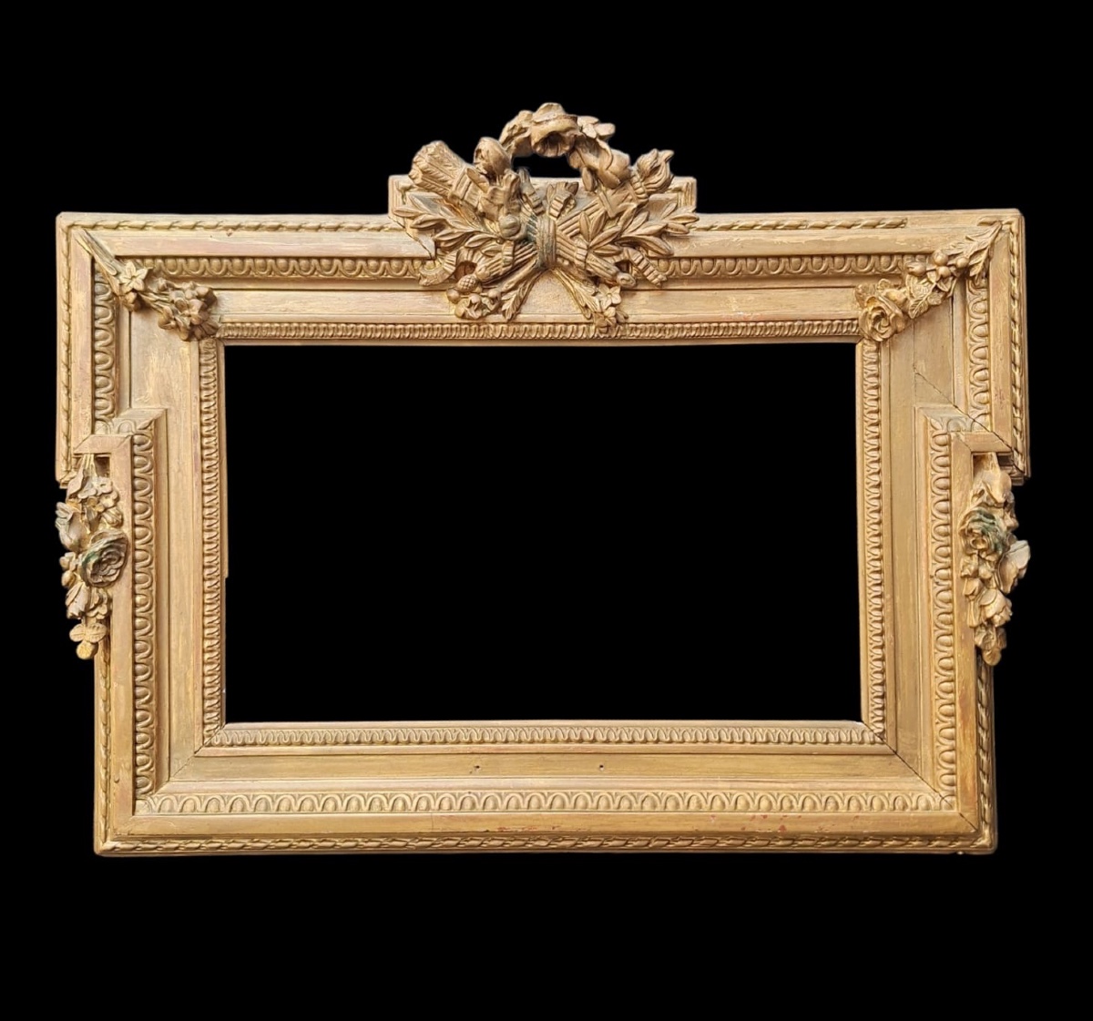 Cadre ancien en bois doré