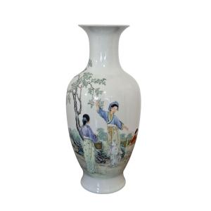 Vase chinois de la famille Rose, XXe siècle,signé Gu Song Zhai Zhi
