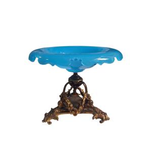 Vase à bonbons en verre opalin et base en bronze, XIXe siècle