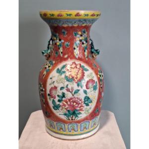 Antique Chinese Vase, 20th Century