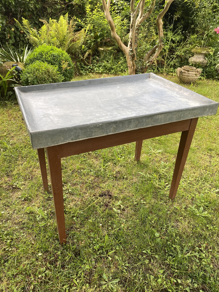 Tables de rempotage ou table de fleuriste