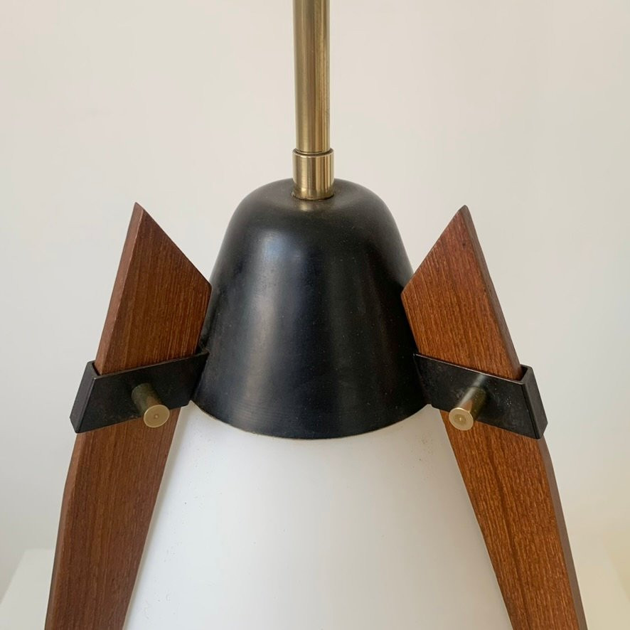 Suspension Opaline, Teck et Laiton, vers1960, Italie.-photo-6