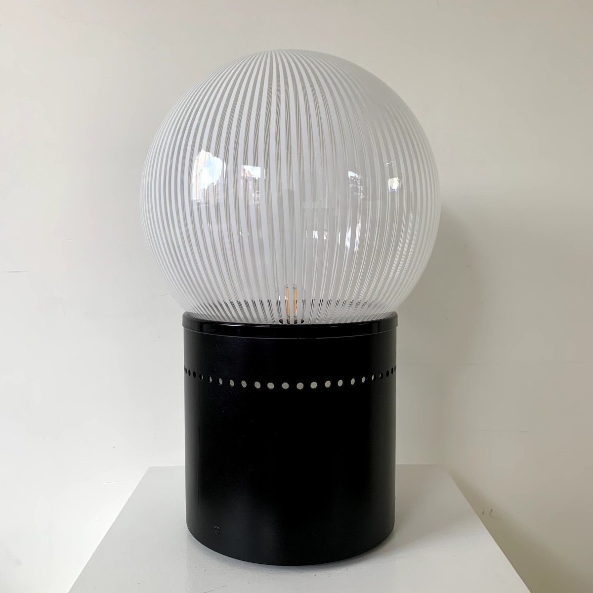 Lampe de table en verre strié Venini, vers 1960, Italie.-photo-1