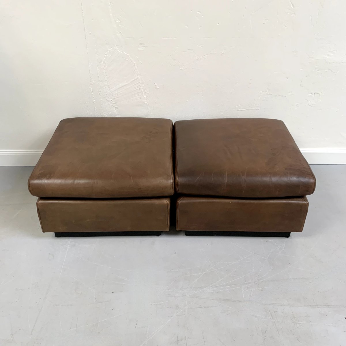 Pair Of Large Brown Leather Poufs By Mobilier International, Circa 1970, France.-photo-1