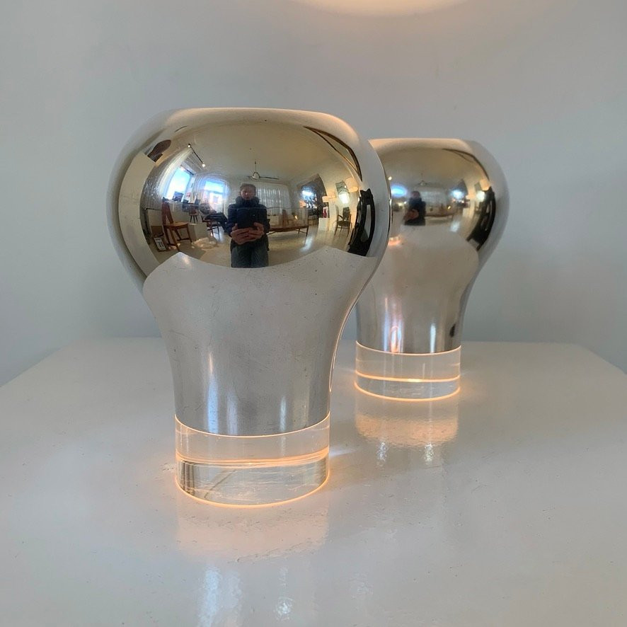 Paire de lampes de bureau signées Christofle, en métal argenté et perspex, vers 1960, France.-photo-4