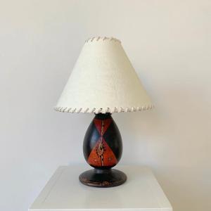 Lampe en bois peint à décor batik par Louis Bogtman école d' Amsterdam, vers 1920, Pays-Bas.