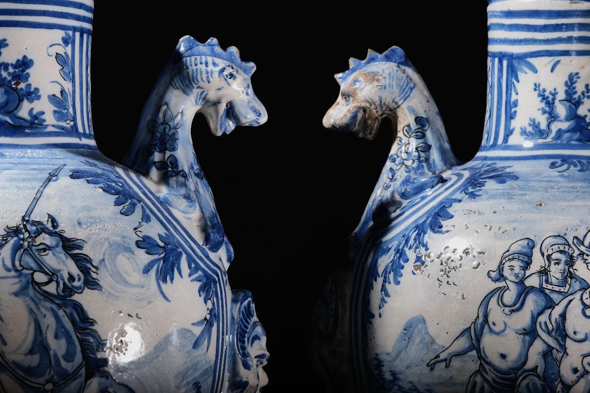 Paire De Vases Importants En Faïence Blanche Et Bleue, Manufacture De Savone, Fin 17e/début 18e-photo-2
