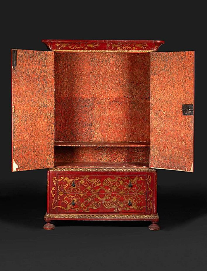 Two-part Red Lacquered Cabinet With Gilt Decorations, Venice Circa 1750-photo-2