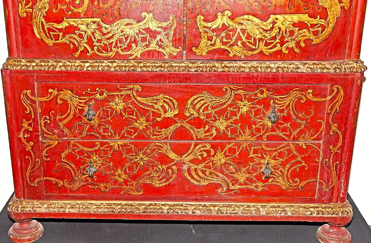 Two-part Red Lacquered Cabinet With Gilt Decorations, Venice Circa 1750-photo-4