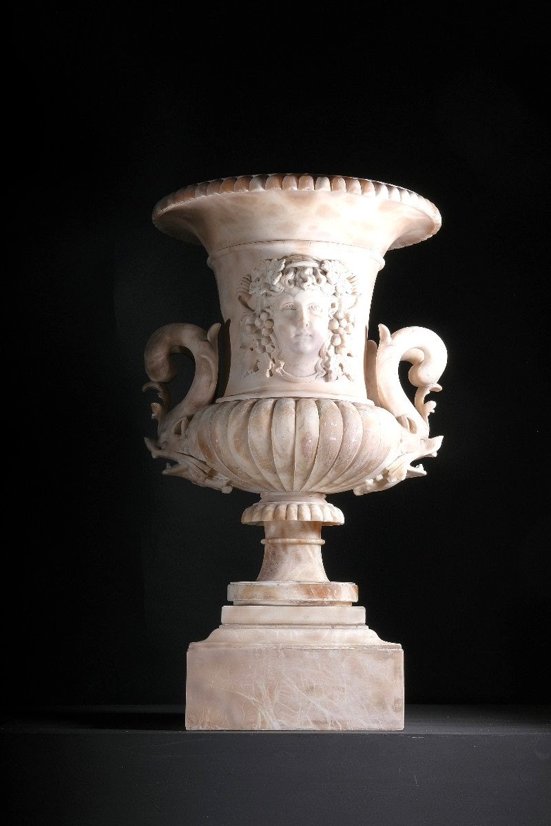 Important vase en albâtre de forme Médicis, Rome, vers 1800