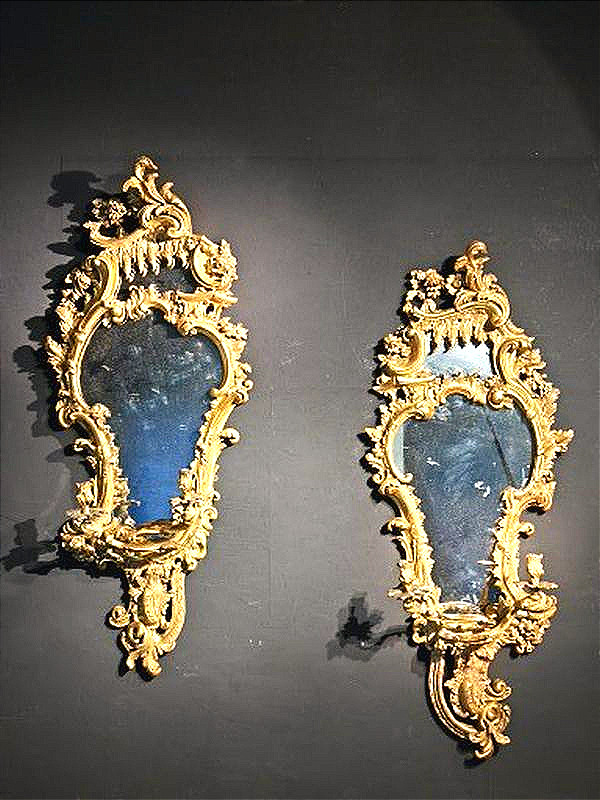 Paire de miroirs importants de style George II, Londres, vers 1770, étiquette de William Froom