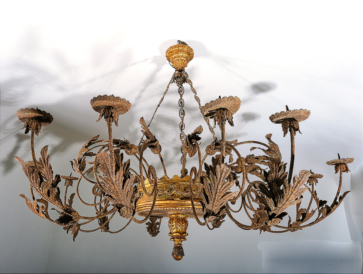 Grand lustre italien en bois doré et du fer forgé, toscane 18e