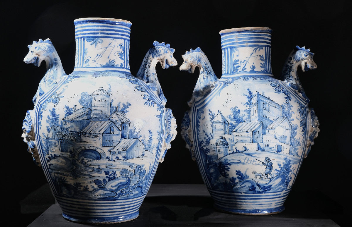 Paire De Vases Importants En Faïence Blanche Et Bleue, Manufacture De Savone, Fin 17e/début 18e-photo-2