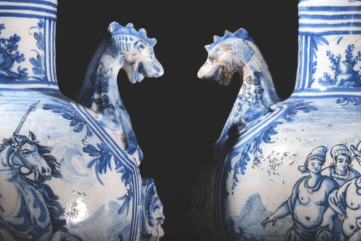 Paire De Vases Importants En Faïence Blanche Et Bleue, Manufacture De Savone, Fin 17e/début 18e-photo-2
