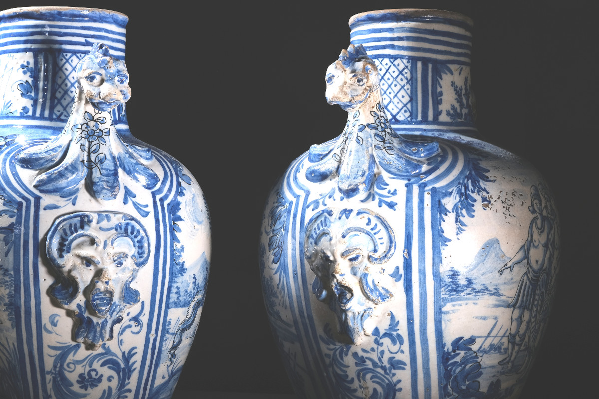 Paire De Vases Importants En Faïence Blanche Et Bleue, Manufacture De Savone, Fin 17e/début 18e-photo-3