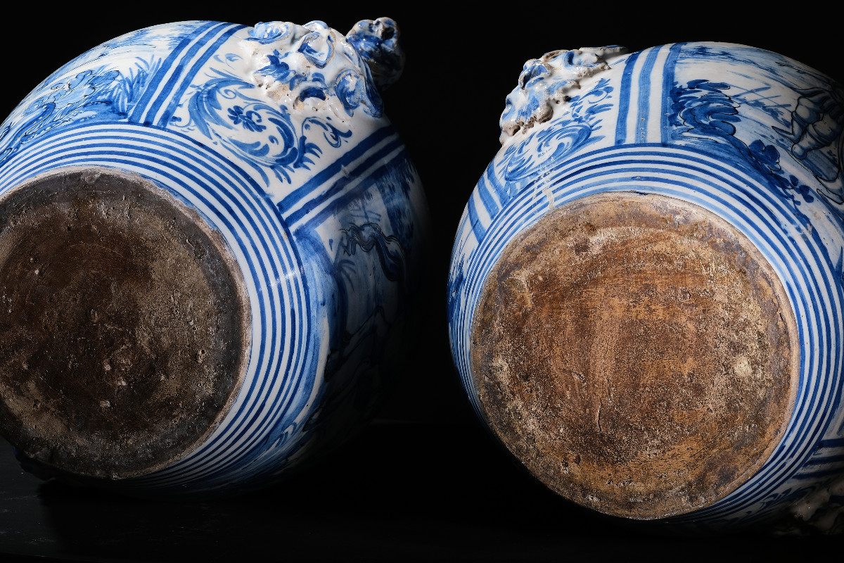 Paire De Vases Importants En Faïence Blanche Et Bleue, Manufacture De Savone, Fin 17e/début 18e-photo-4