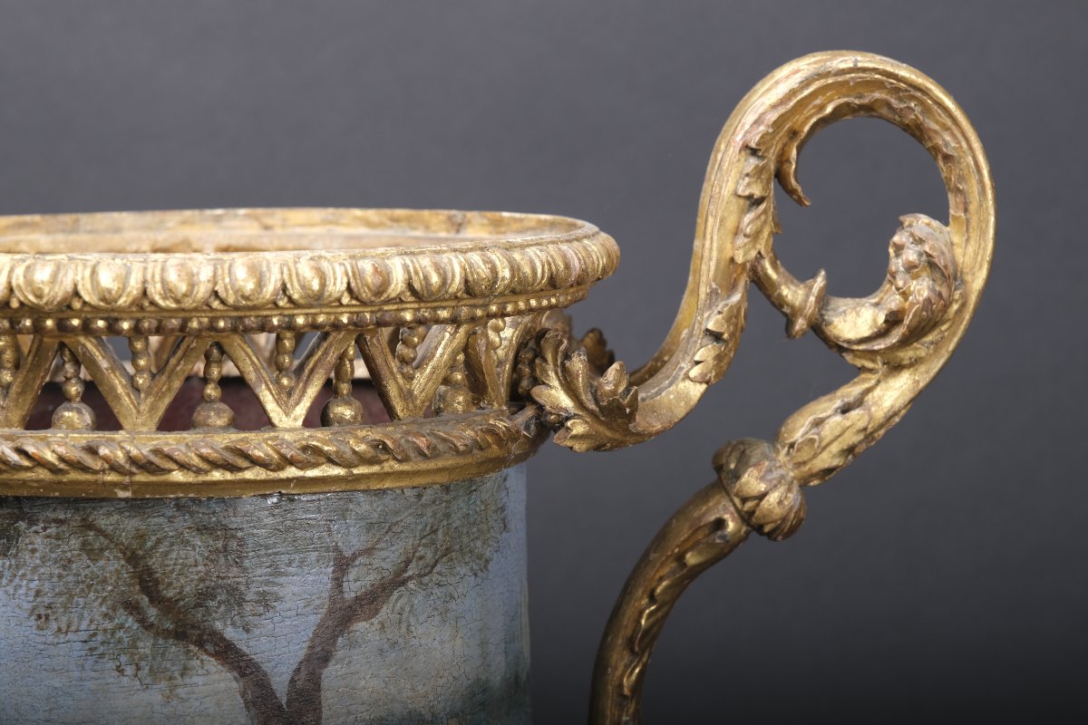 Paire Des Vases Très Rares En Bois Sculpté Et Doré Avec Des Cachepots En Tôle Peint, Rome 1780 -photo-4