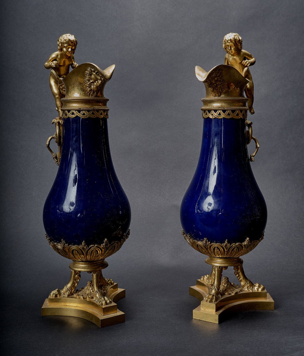 Paire Des Aiguières Porcellaine De Sèvres Et Bronze Doré, Attr. Pierre Gouthière, Paris 1780-photo-2