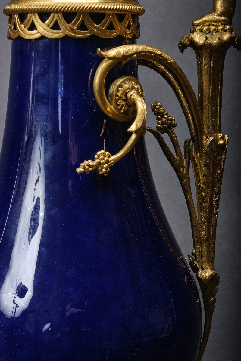 Paire Des Aiguières Porcellaine De Sèvres Et Bronze Doré, Attr. Pierre Gouthière, Paris 1780-photo-3
