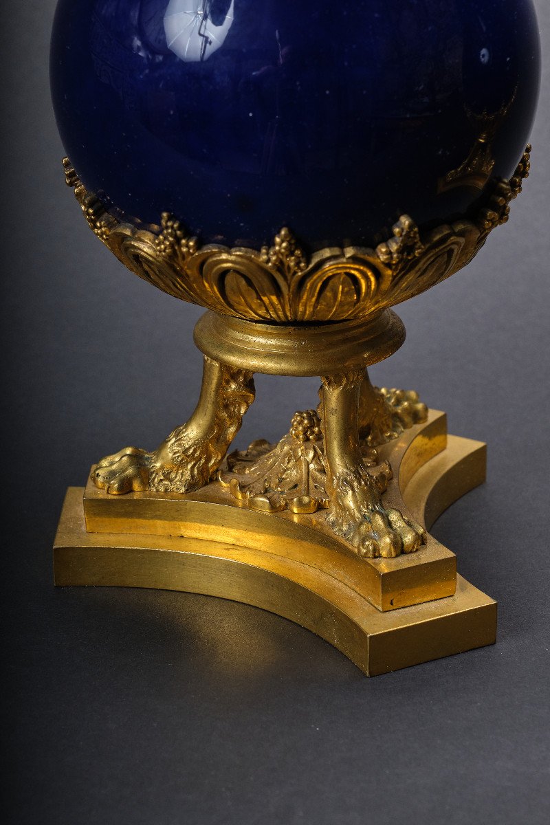 Paire Des Aiguières Porcellaine De Sèvres Et Bronze Doré, Attr. Pierre Gouthière, Paris 1780-photo-2