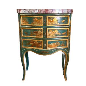 Small Lacquered Chest Of Drawers With Chinese Scenes, Piedmont, 18th Century