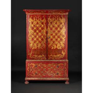 Two-part Red Lacquered Cabinet With Gilt Decorations, Venice Circa 1750