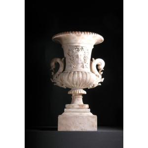 Important vase en albâtre de forme Médicis, Rome, vers 1800