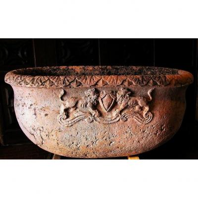 Very Large Carved Red Marble Basin Of "rosso Di Verona". Tuscany Mid 17th Century 