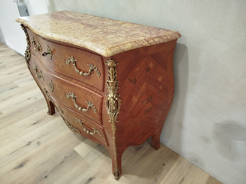 Commode Louis XV galbée en bois de rose-photo-3