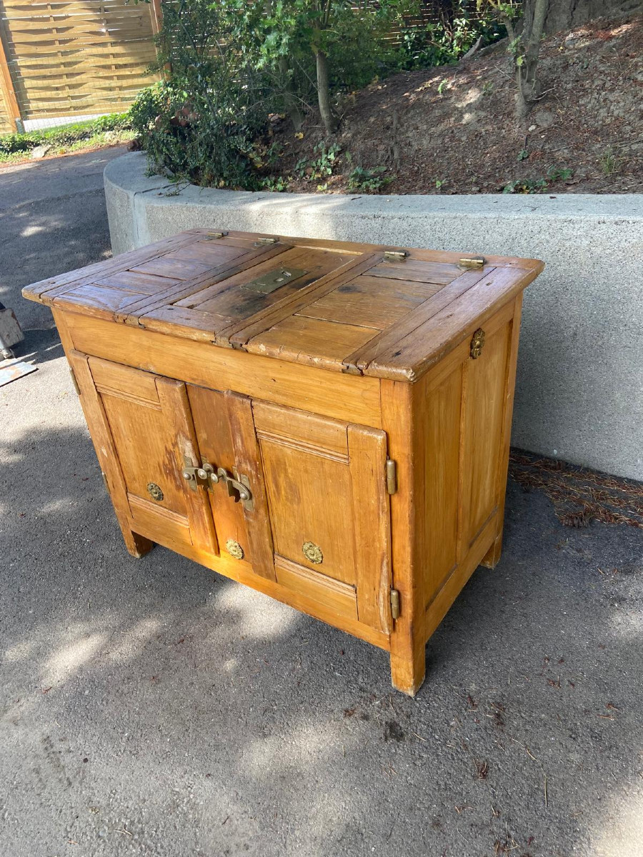 Old Icebox 