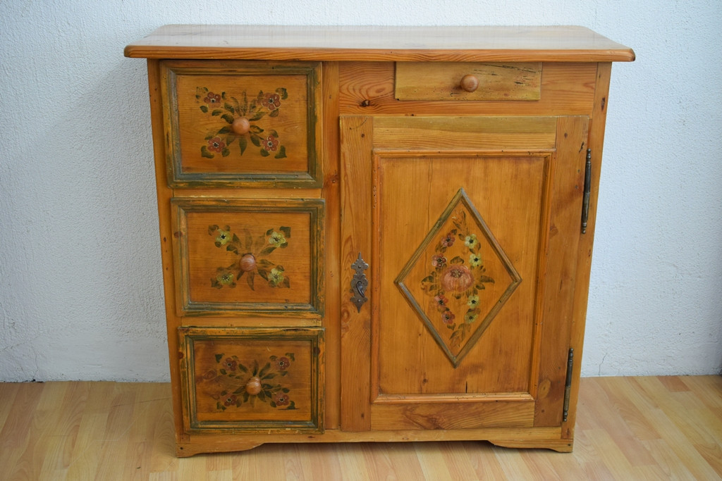 Buffet rustique en pin 18 ème