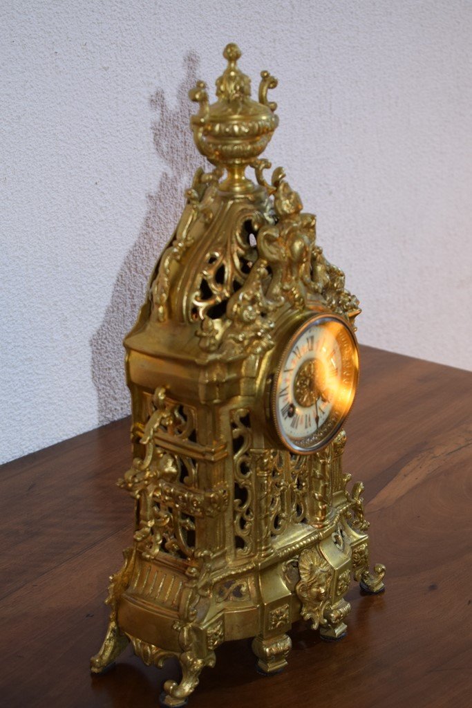 Pendule En Bronze De Style Gothique.   -photo-2