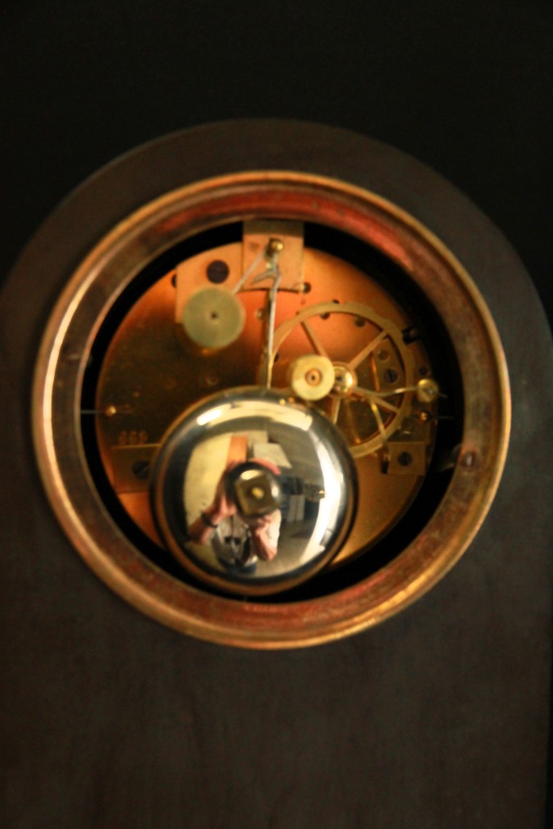 Garniture de cheminée : pendule accompagnée d'une paire de candélabres-photo-2