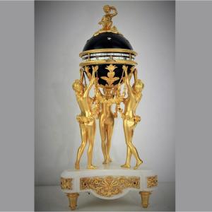 Ancienne Pendule De Cheminée Cercle Tournant « Trois Grâces » En Bronze Doré De Style Louis XVI