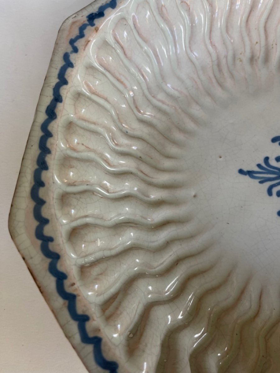 Lille XVIII - Earthenware Dish With Blue Fluted Decor-photo-3