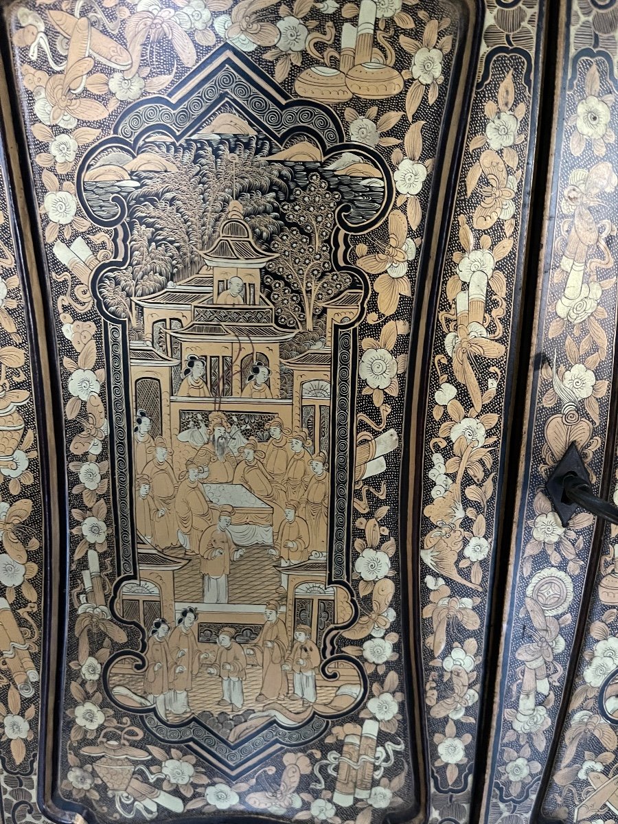 China XIX - Lacquer Cabinet With Black Background-photo-1