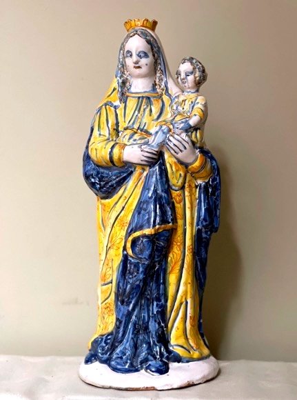 Nevers XVIII è - Faïence polychrome Représentant Une grande Vierge   à l'Enfant 